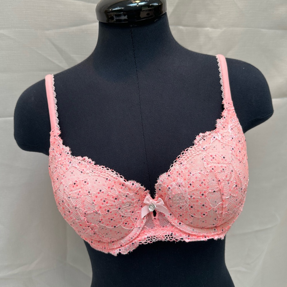 Victoria’s Secret bra